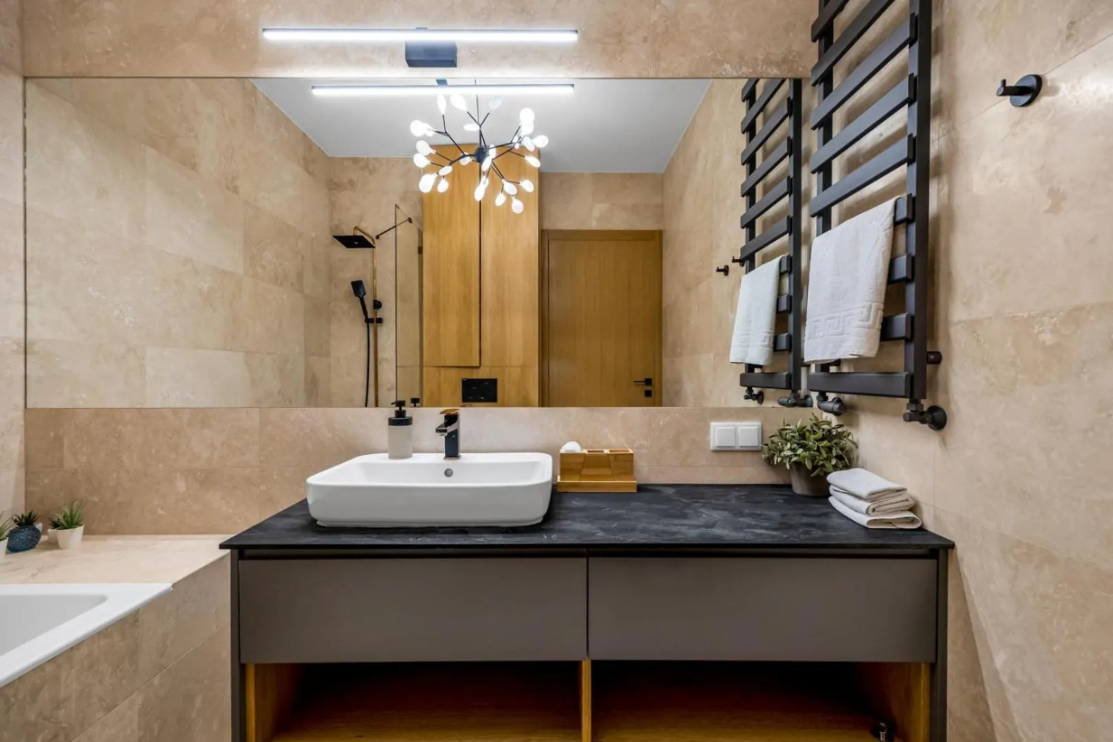 Vipwarsawapartments Pl Gold Mennica Residence شقة