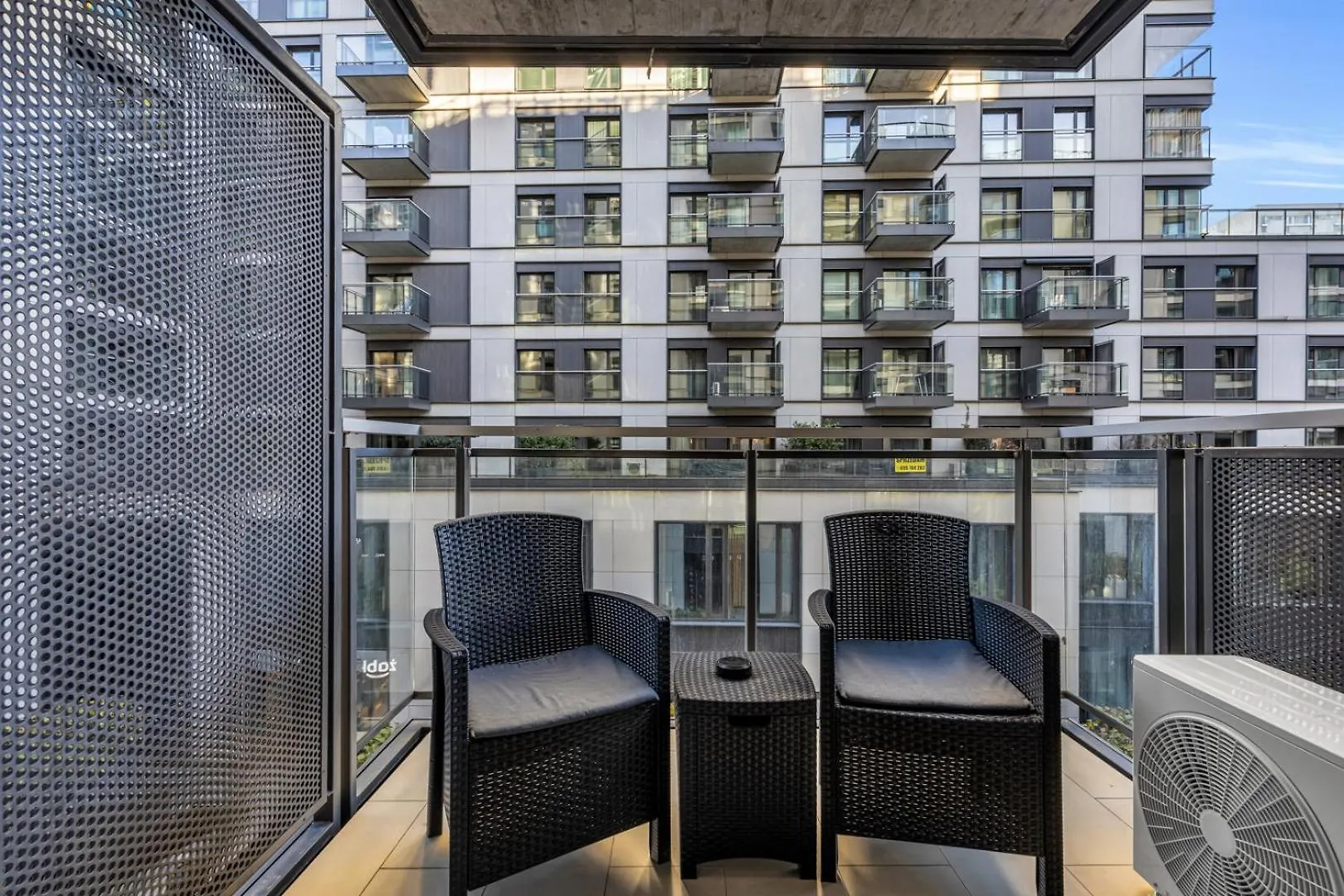 Vipwarsawapartments Pl Gold Mennica Residence 0*, وارسو