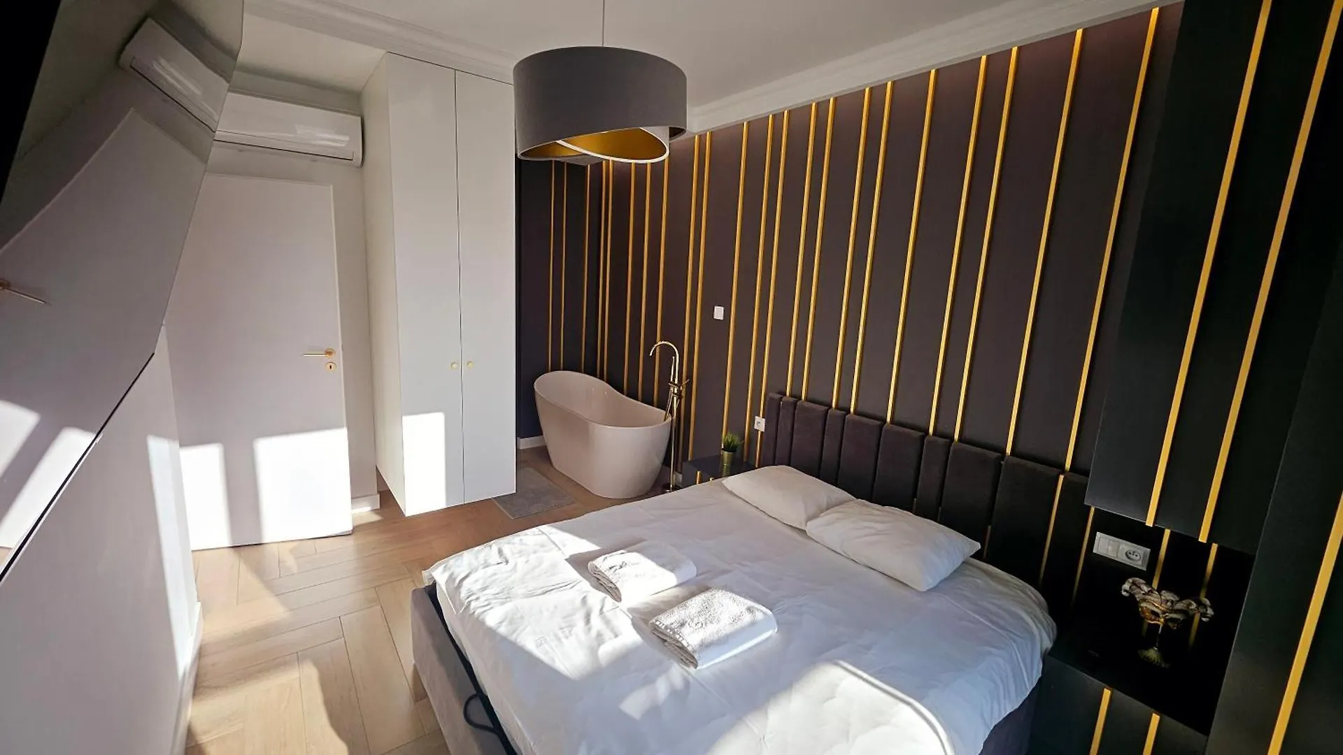 Vipwarsawapartments Pl Gold Mennica Residence شقة