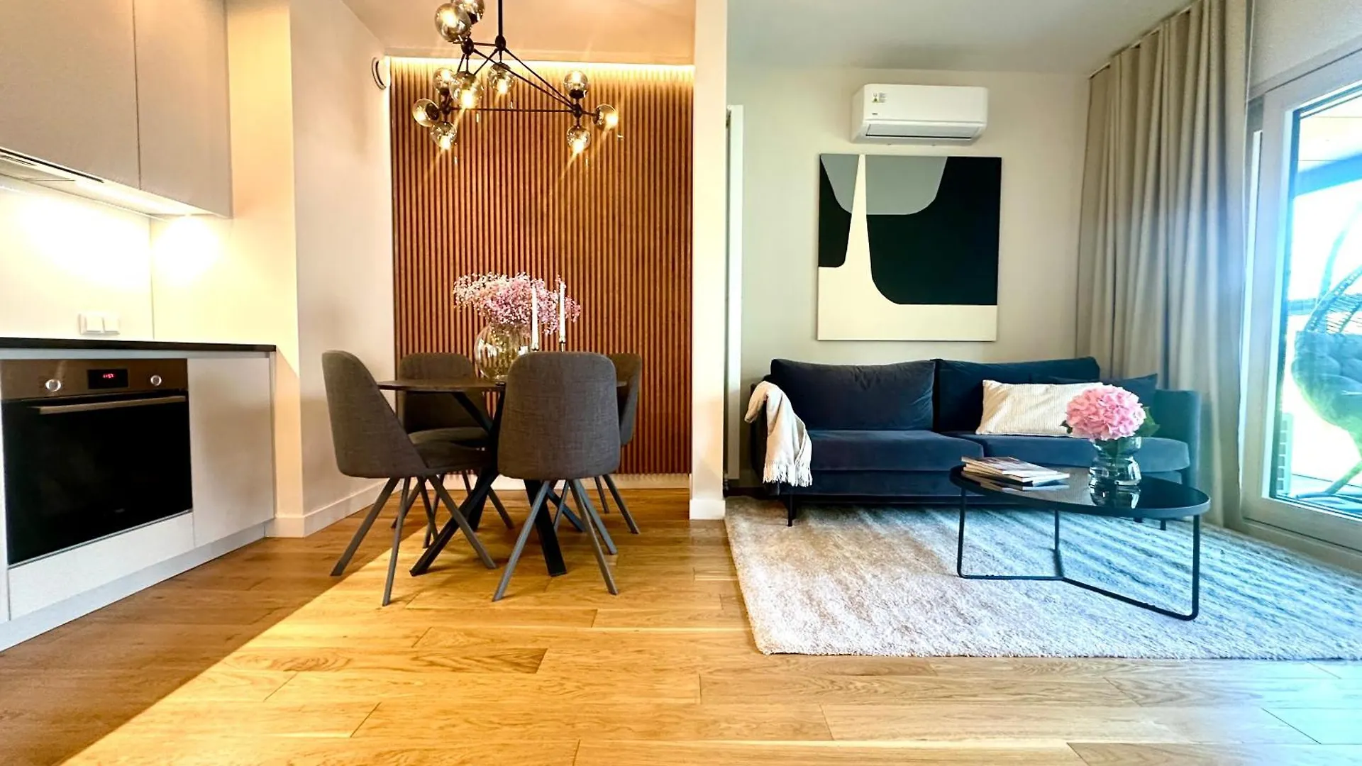 Vipwarsawapartments Pl Gold Mennica Residence شقة