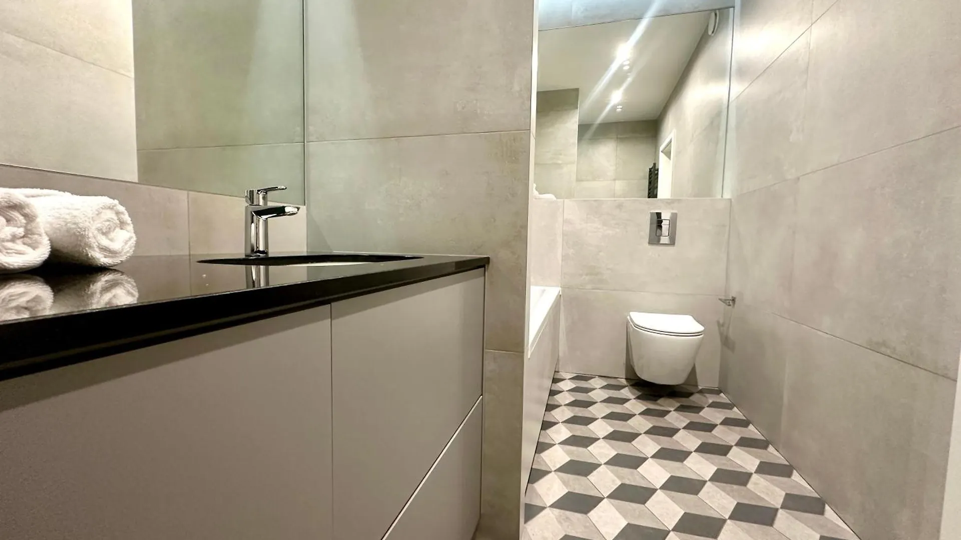 Vipwarsawapartments Pl Gold Mennica Residence شقة