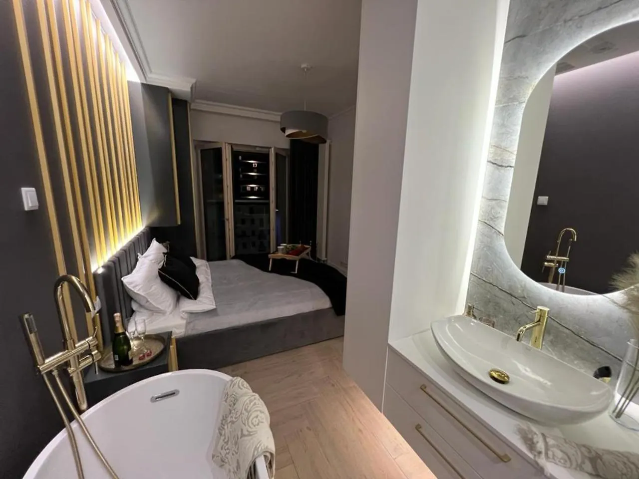 Vipwarsawapartments Pl Gold Mennica Residence